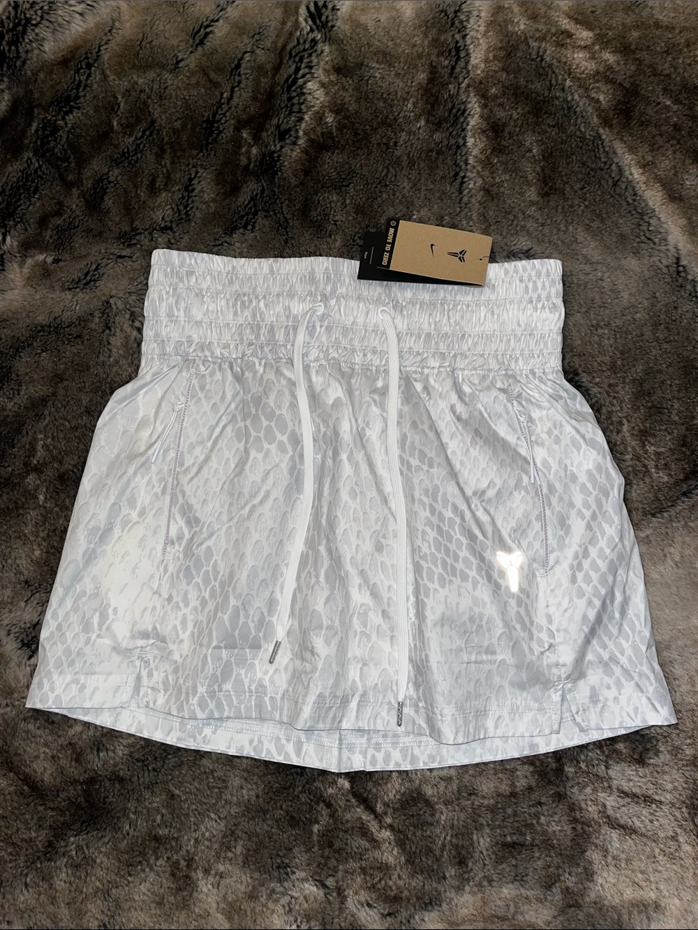 Nike Basketball Skort Womens M IB2720-100 white gray repel Kobe zip pockets $130